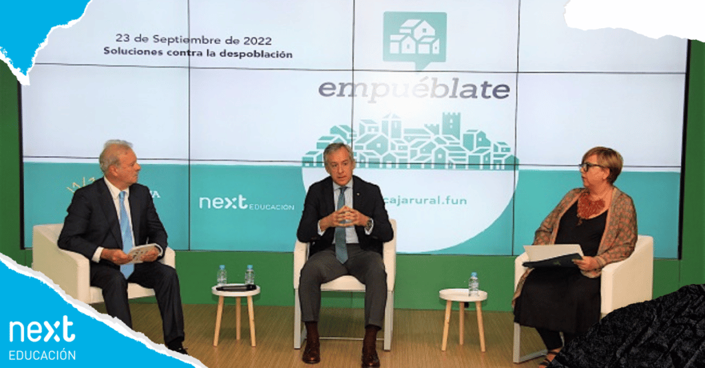 Manuel Campo Vidal, Javier López Martín y Susana Cortés en la presentación de la segunda edición de Empuéblate